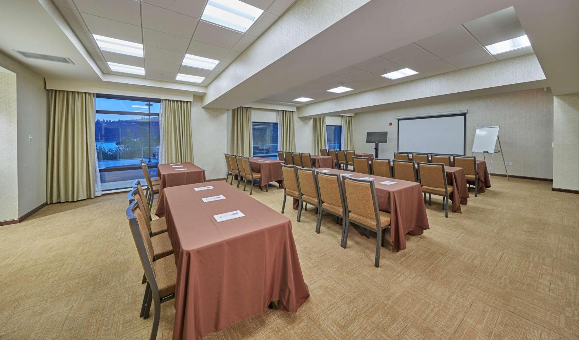 Hampton Inn & Suites Худ-Ривер Экстерьер фото